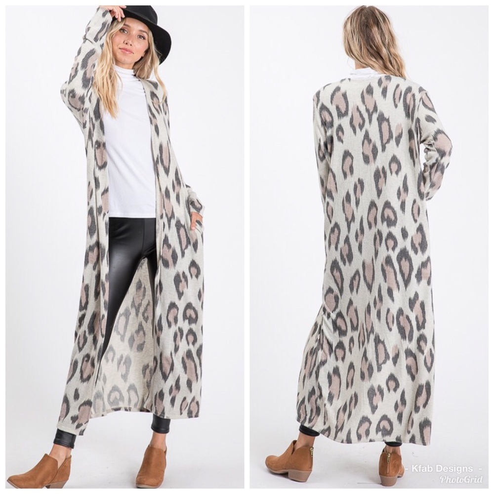 🛍LAST 1! Long Cheetah Print Cardigan! - Picture 5 of 8